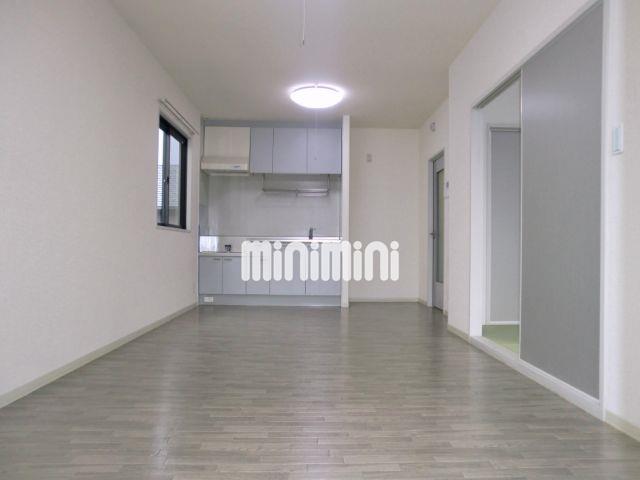 セキュリティ　広々と開放的なリビング。