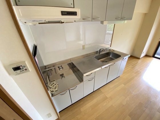 キッチン　※別部屋の写真です