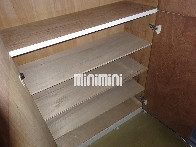 その他設備　下駄箱完備