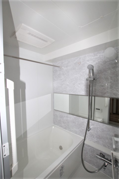 バス・シャワールーム　※同間取り別部屋参考写真となります