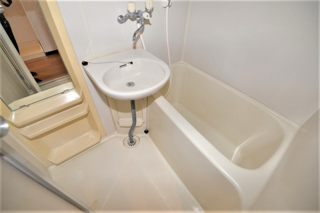 バス・シャワールーム　お風呂です