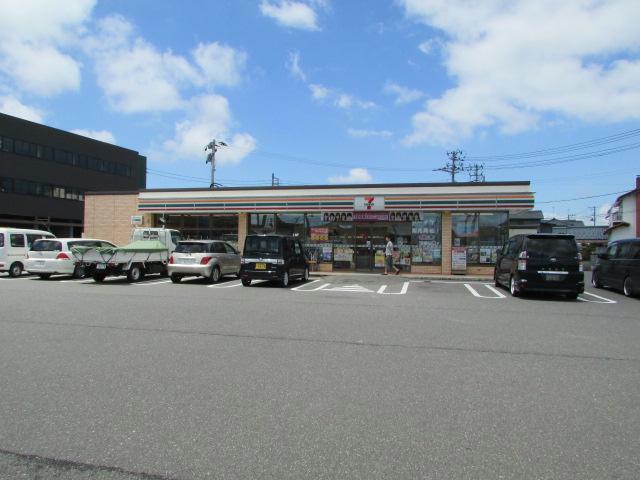 コンビニ　セブンイレブン新潟城所インター店（コンビニ）まで700m