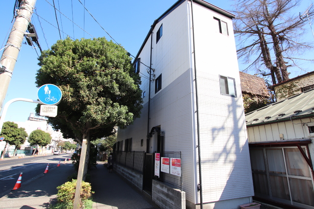 建物外観　１フロアに１戸の物件です♪