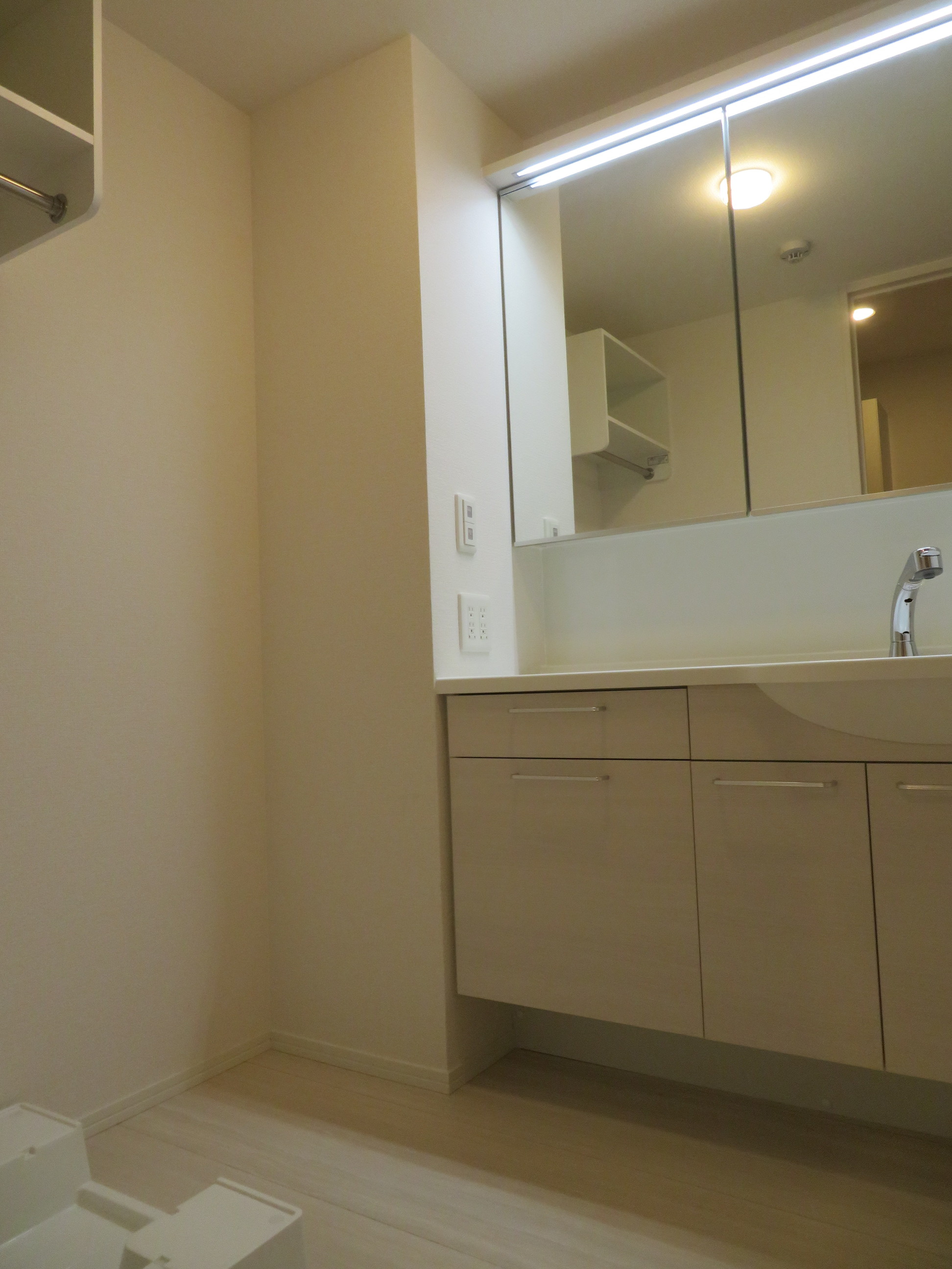 洗面設備　大型洗面台は人気な設備です！