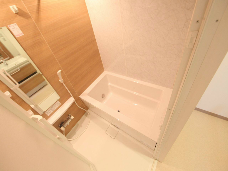 バス・シャワールーム　浴室暖房乾燥機付　追い焚き付お風呂