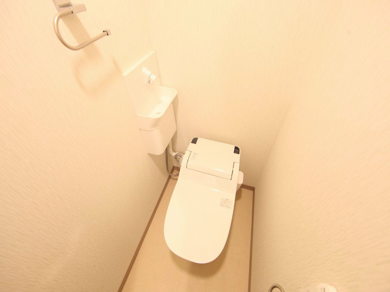 トイレ　温水洗浄便座付トイレ
