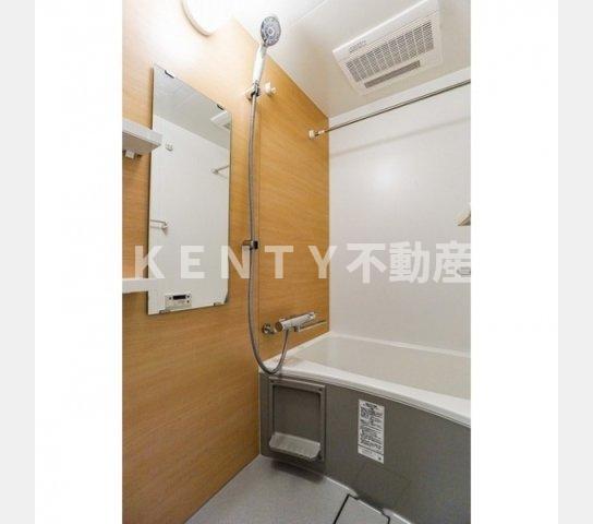 バス・シャワールーム　落ち着いた空間のお風呂です