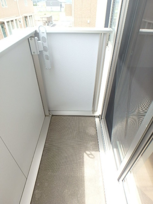 バルコニー　図面と現状に相違がある場合には現状を優先