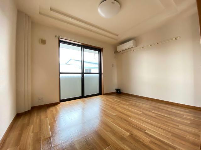 居室・リビング　他号室の写真になります。