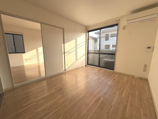 居室・リビング　※反転しています。現状優先。