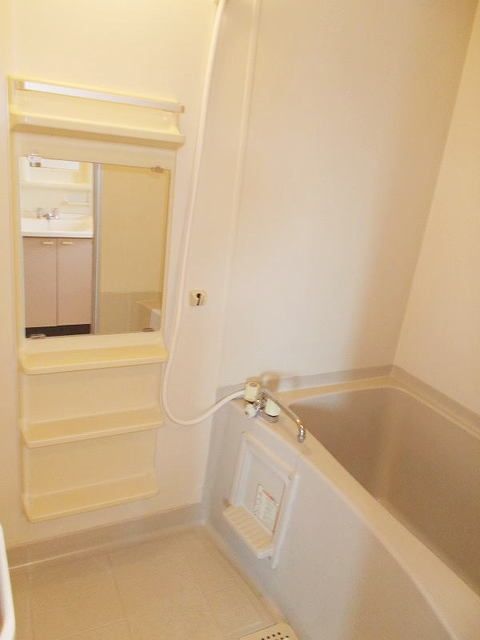 バス・シャワールーム　☆バストイレ別☆