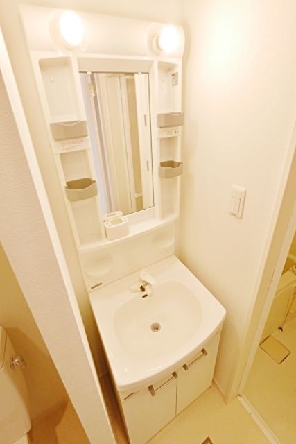 洗面設備　★朝の身支度に便利な独立洗面台です★