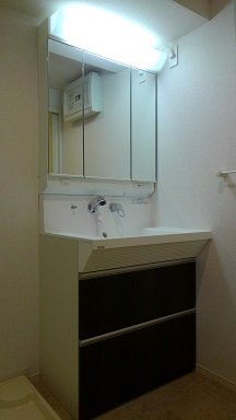 洗面設備　脱衣スペースもあります