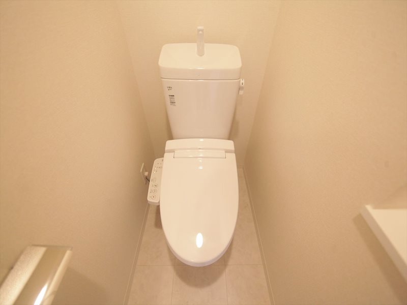 トイレ　温水洗浄暖房便座付トイレ