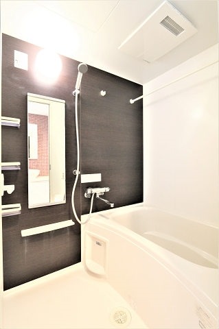 バス・シャワールーム　１日の疲れを癒してください