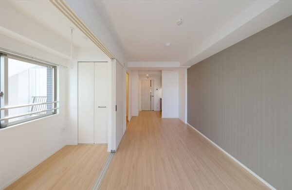 居室・リビング　明るいリビング