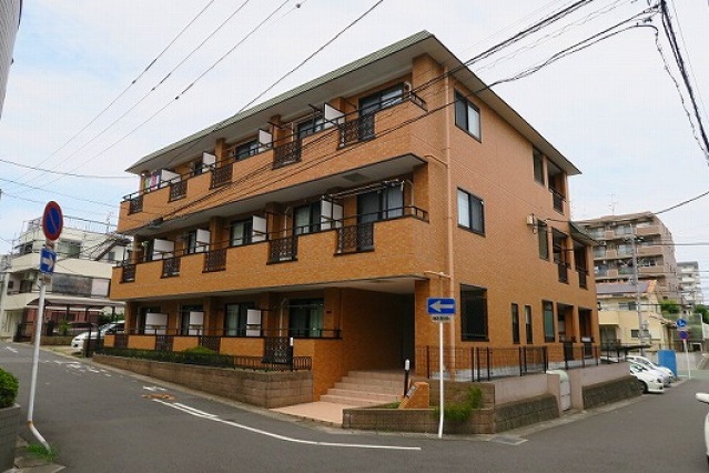 建物外観　オートロック付き