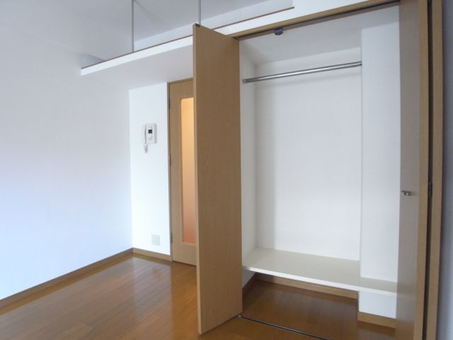 収納　クローゼット