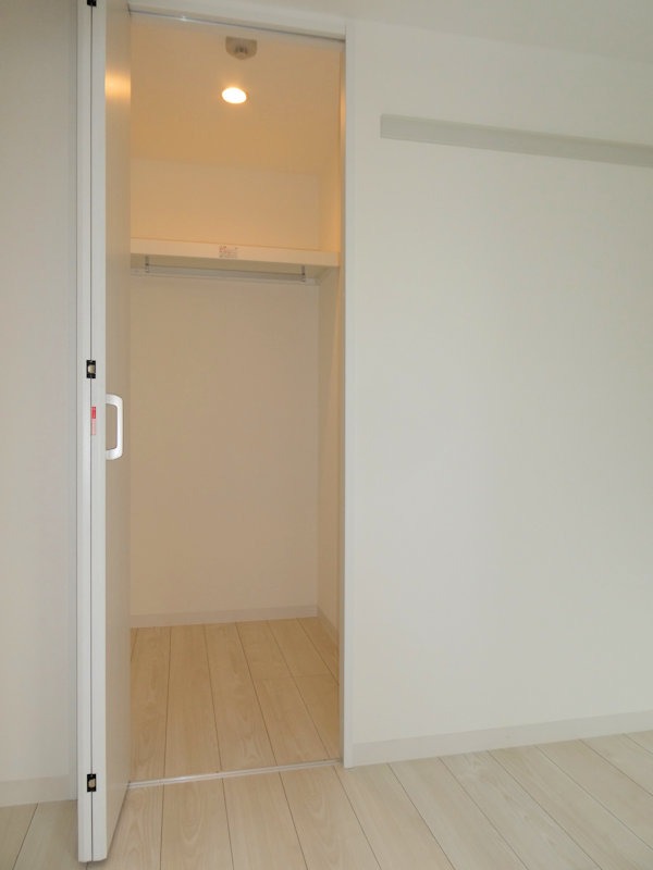 収納　ウォークインクローゼットでお部屋すっきり◎