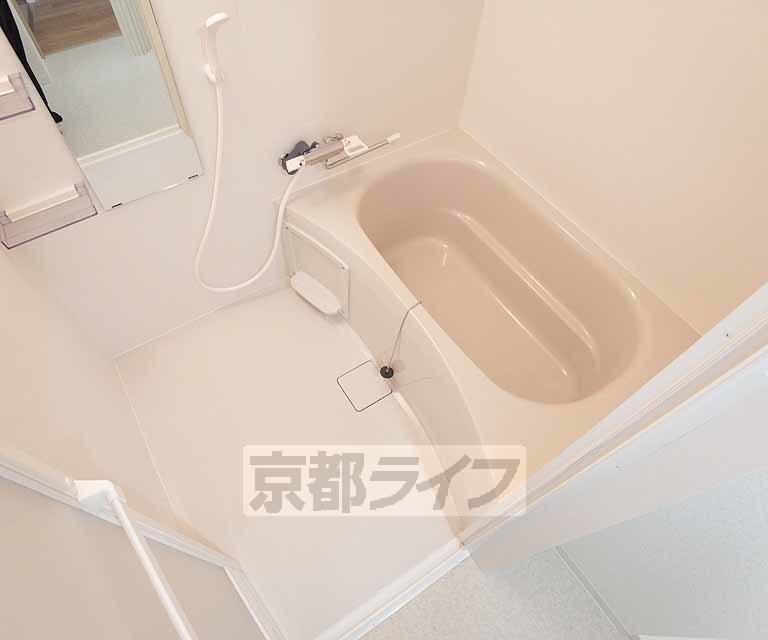 バス・シャワールーム　大きなお風呂で一日の疲れを癒せます。。。