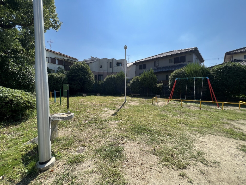 公園　上野坂2丁目公園（公園）まで300m