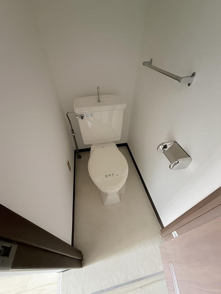 ＪＲ山陽本線 福山駅 徒歩17分 4階建 築37年のトイレ写真