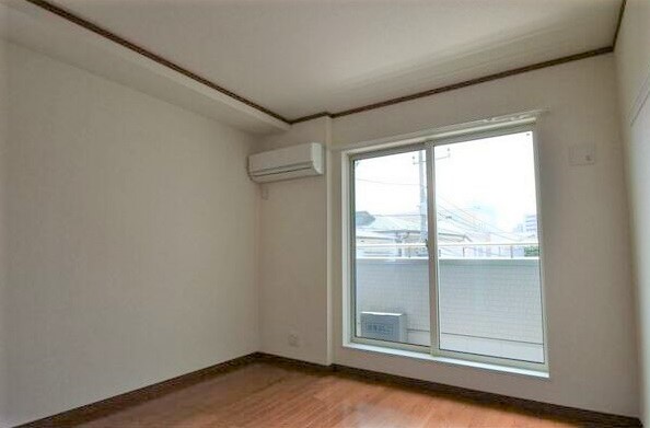 居室・リビング　南向きのお部屋です。