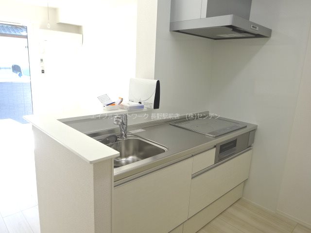キッチン　写真は102号室です（参考）