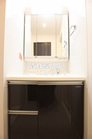 洗面設備　清潔感ある独立洗面台で毎日気持ちよく♪