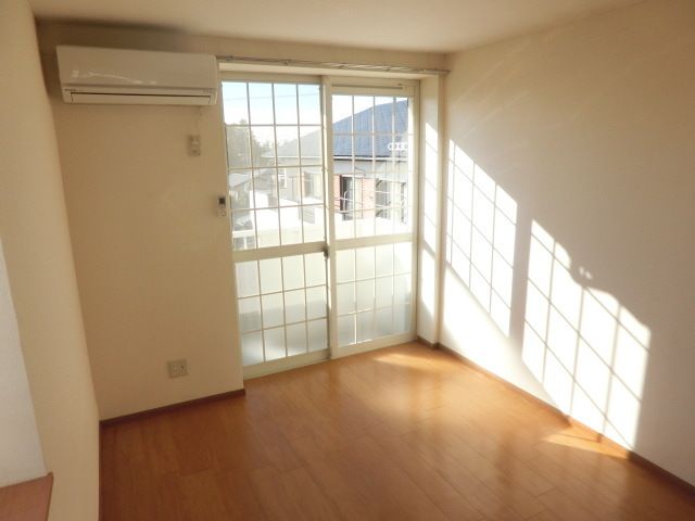 その他部屋・スペース　寝室も綺麗なお部屋です。