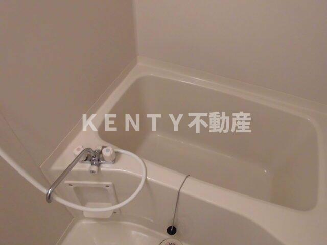 バス・シャワールーム　コンパクトで使いやすいお風呂です