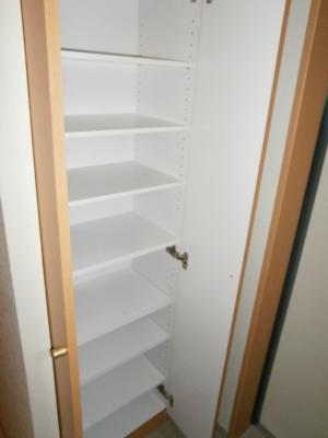収納　シューズボックス