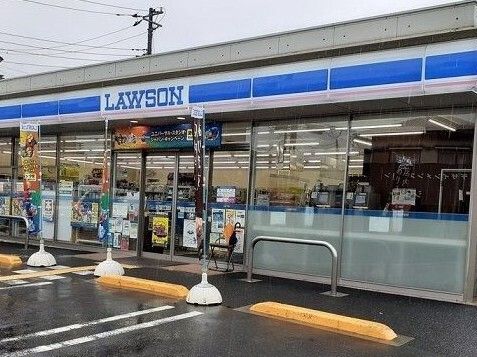 コンビニ　ローソン上尾瓦葺店（コンビニ）まで810m