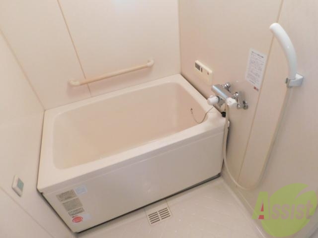 バス・シャワールーム　お風呂も入れ替わっているので綺麗です。