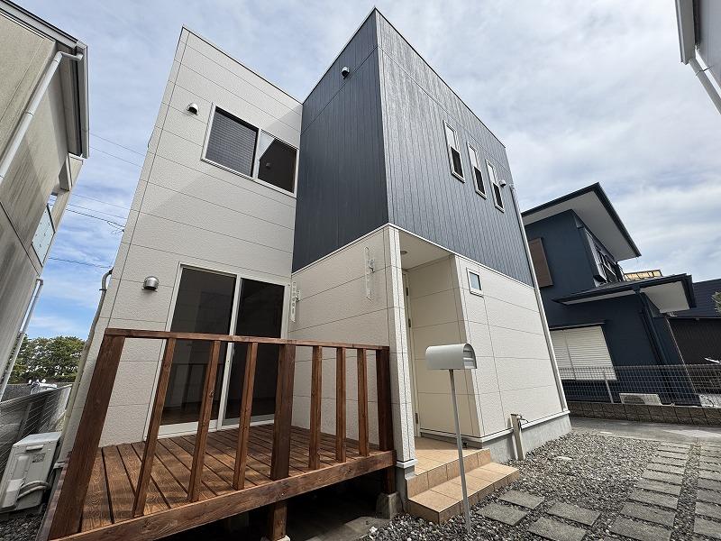 建物外観　【北棟・正面写真です】