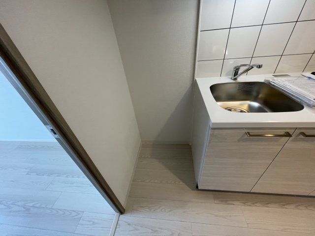 キッチン　イメージとして同マンション他部屋を表示しています