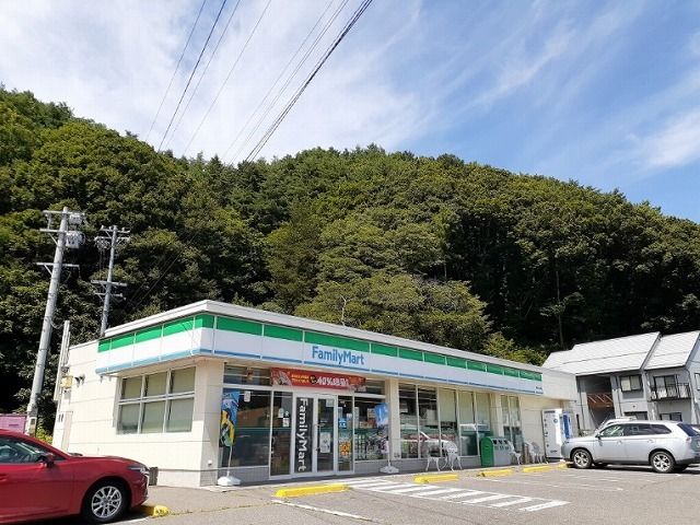 コンビニ　ファミリーマート　茅野本町東店（コンビニ）まで650m