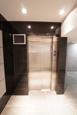 ロビー　建物の内部です