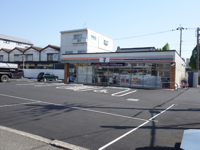 コンビニ　セブンイレブン高知和泉町店（コンビニ）まで295m
