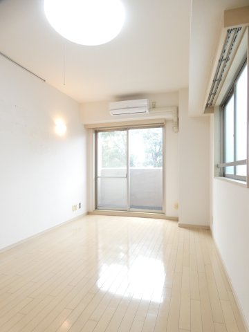 居室・リビング　居間※別部屋参考写真