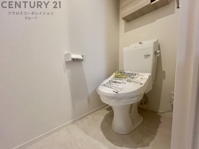 トイレ　温水洗浄便座付きのトイレです♪