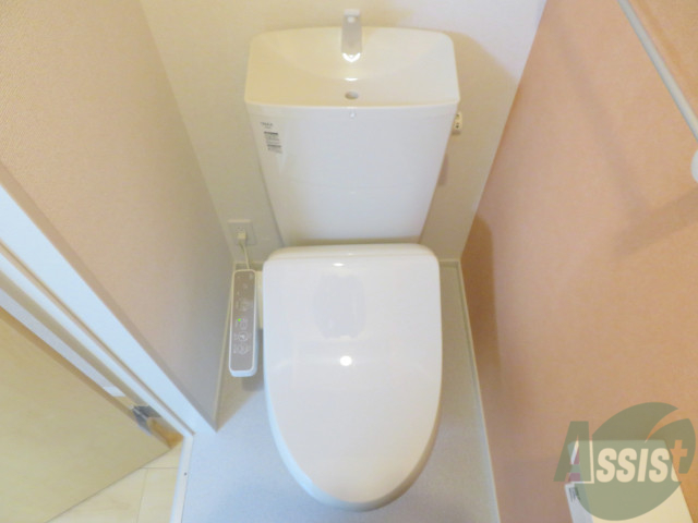 トイレ　こちらはトイレです。清潔感があり、安心して使用できます。