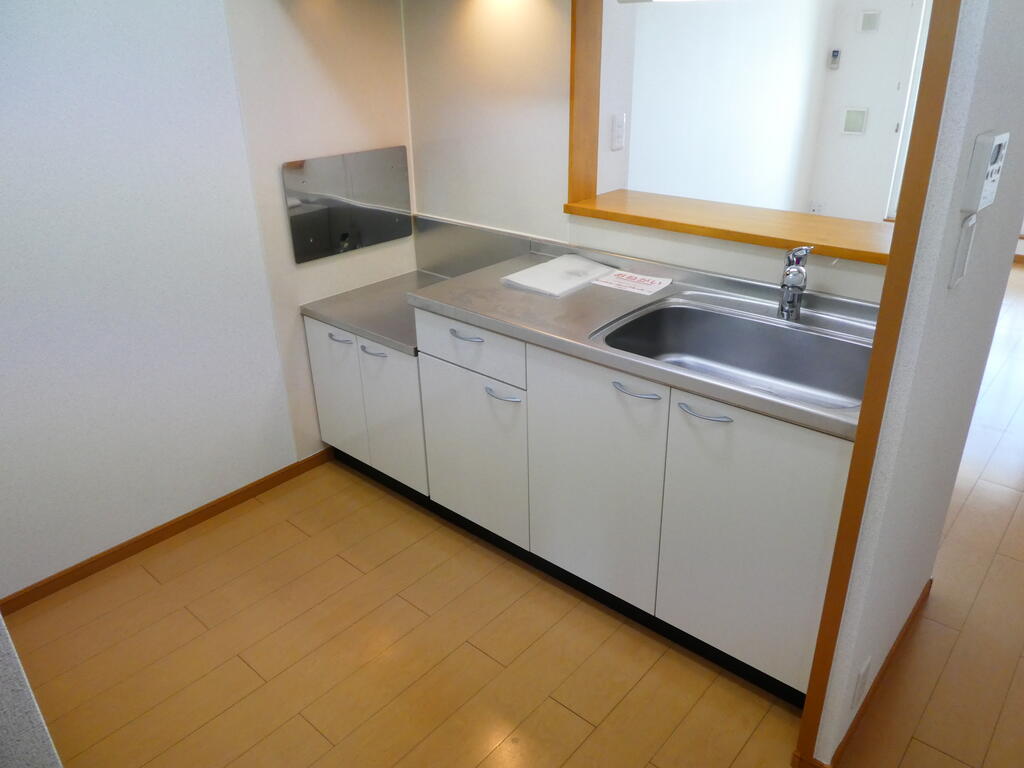 キッチン　左右反転間取り・別部屋の写真です。