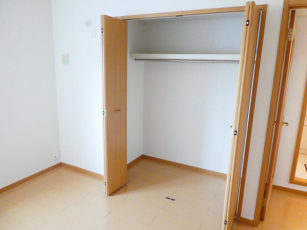 収納　左右反転間取り・別部屋の写真です。