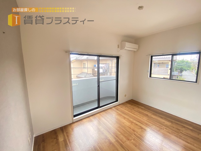 居室・リビング　２面採光の風通しの良いお部屋です。