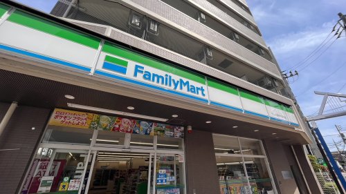 コンビニ　ファミリーマート東府中駅前店（コンビニ）まで57m