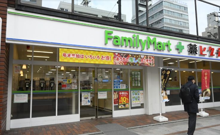 コンビニ　ファミリーマート薬ヒグチ淡路町店（コンビニ）まで175m