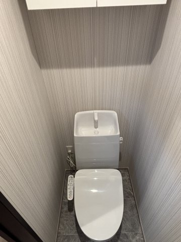 トイレ　302号室写真