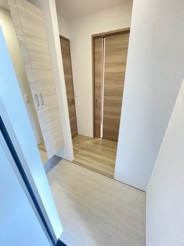 ＪＲ総武線 千葉駅 徒歩11分 3階建 築1年の玄関写真