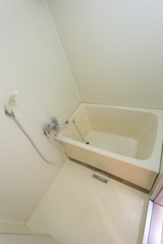 バス・シャワールーム　※同タイプの写真となり、実際のお部屋とは異なる場合があります
